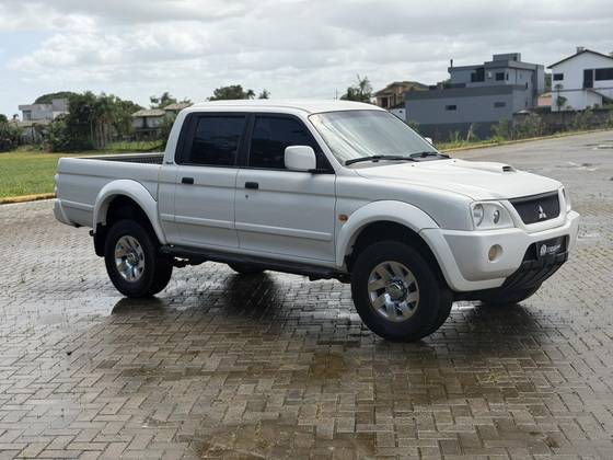 MITSUBISHI L200 2.5 SPORT HPE 4X4 CD 8V TURBO INTERCOOLER DIESEL 4P AUTOMÁTICO